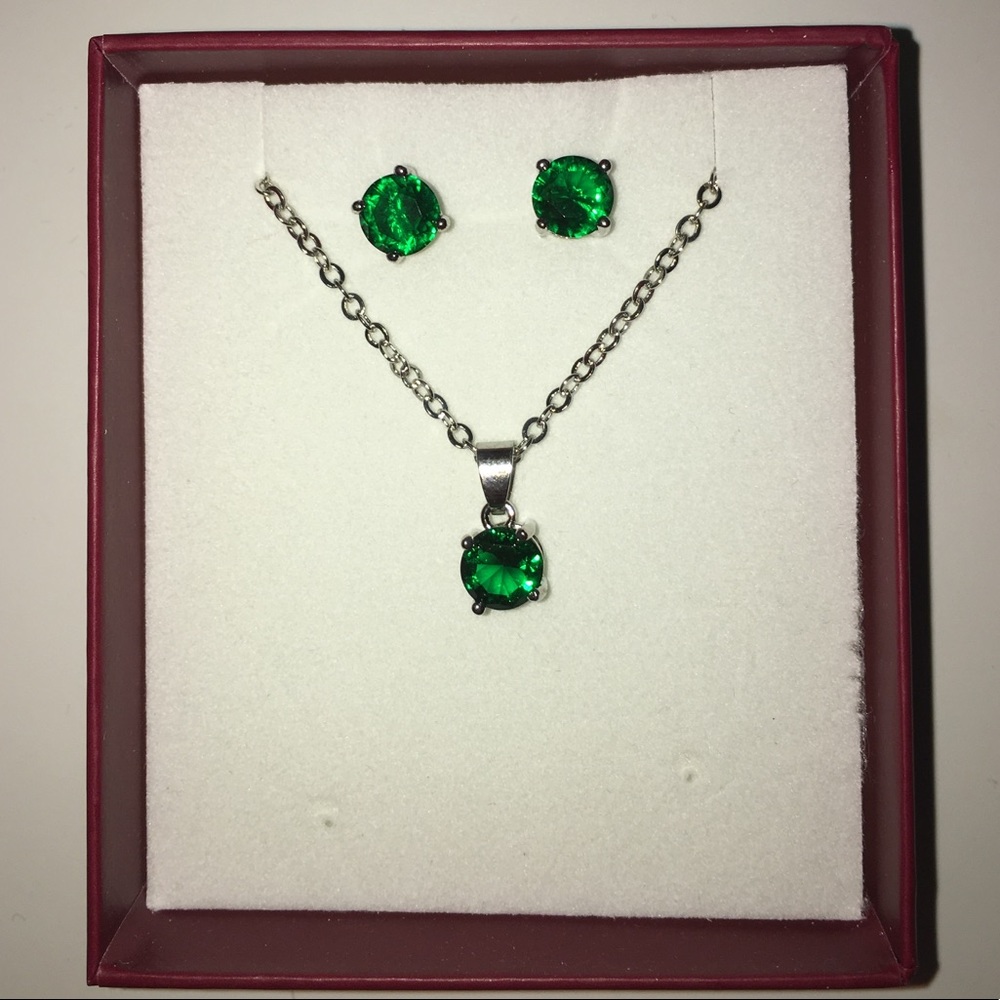 NWOT Swarovski Emerald necklace and earrings
